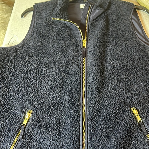 Crown & Ivy navy vest size M - Picture 3 of 4